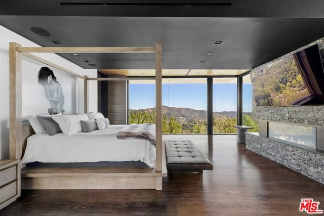 3000 Benedict Canyon Drive, Beverly Hills, CA 90210 — photo 18 of 25