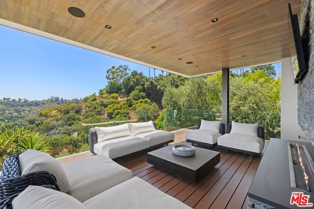 3000 Benedict Canyon Drive, Beverly Hills, CA 90210 — photo 20 of 25