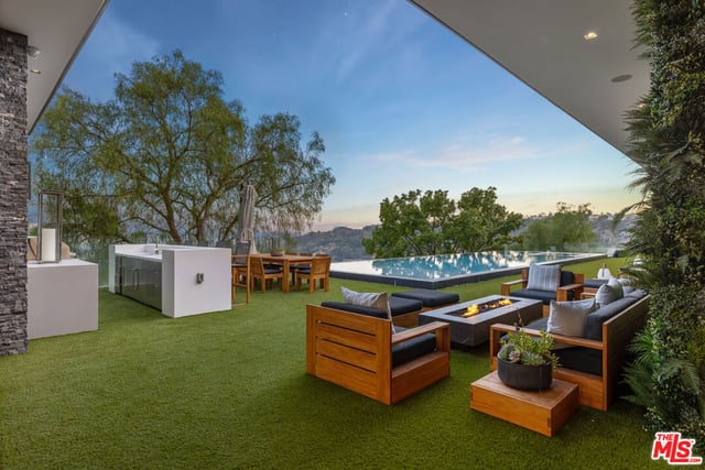 3000 Benedict Canyon Drive, Beverly Hills, CA 90210 — photo 21 of 25