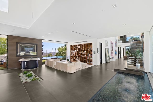 3000 Benedict Canyon Drive, Beverly Hills, CA 90210 — photo 8 of 25