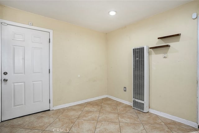 8917 Beach Street, Los Angeles, CA 90002 — photo 8 of 25