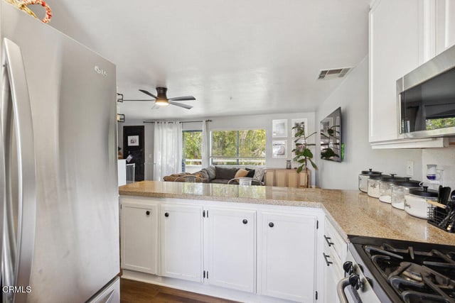 877 S B Street, Oxnard, CA 93030 — photo 13 of 23