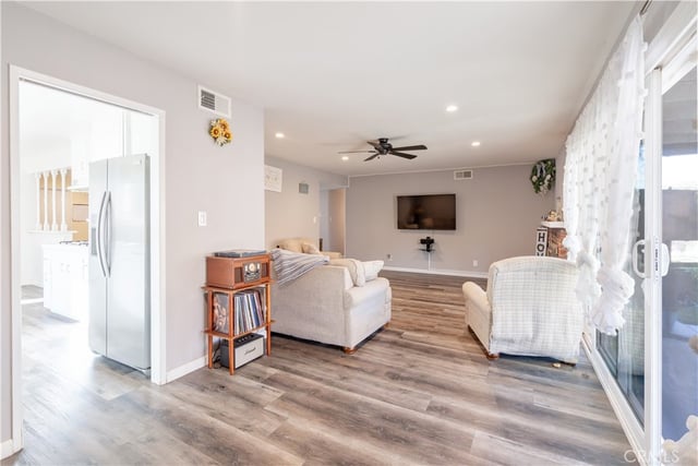 6155 Goshen Avenue, Simi Valley, CA 93063 — photo 11 of 42