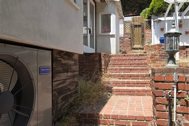 8709 Lookout Mountain, Los Angeles, CA 90046 — photo 4 of 24