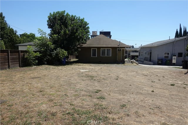 2217 Elsinore, Los Angeles, CA 90026 — photo 8 of 11