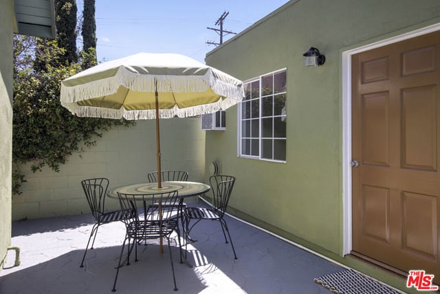 1561 Carmona Avenue, Los Angeles, CA 90019 — photo 36 of 50