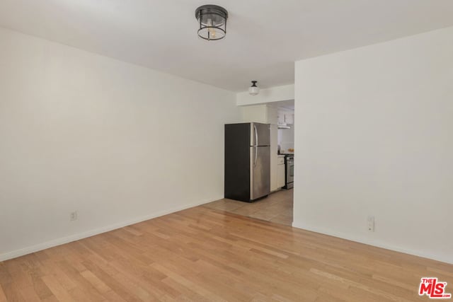 1561 Carmona Avenue, Los Angeles, CA 90019 — photo 39 of 50
