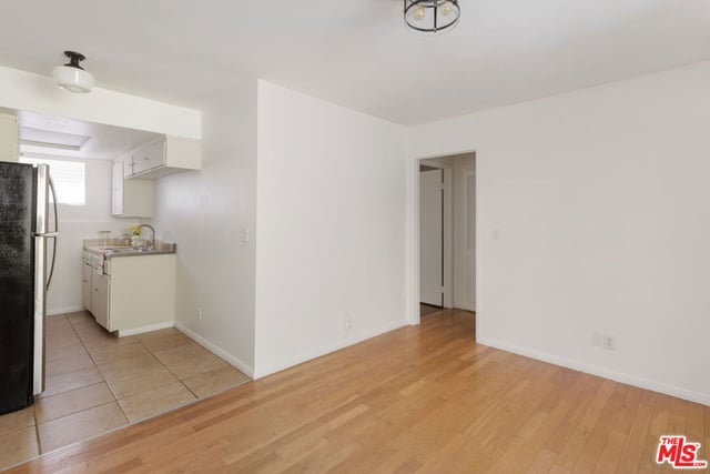 1561 Carmona Avenue, Los Angeles, CA 90019 — photo 40 of 50