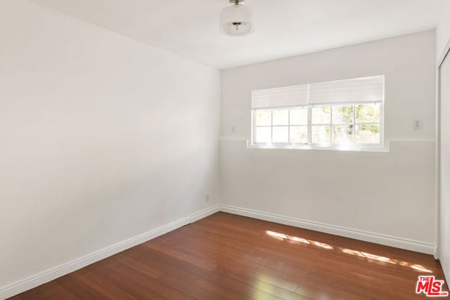 1561 Carmona Avenue, Los Angeles, CA 90019 — photo 43 of 50