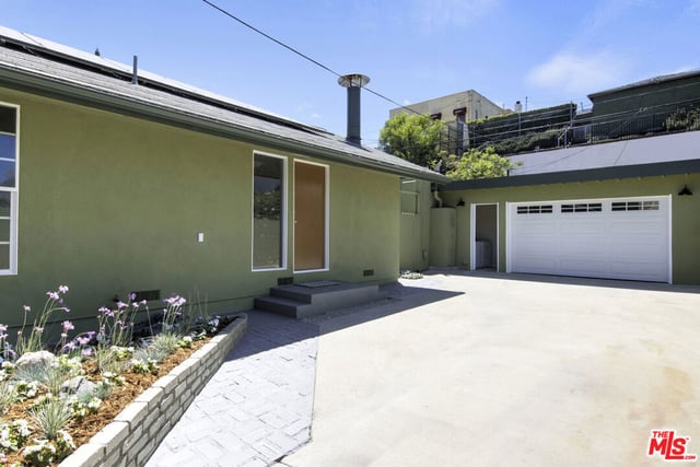 1561 Carmona Avenue, Los Angeles, CA 90019 — photo 48 of 50