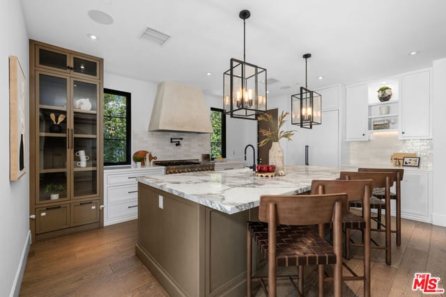 635 Seward Street, Los Angeles, CA 90004 — photo 10 of 36