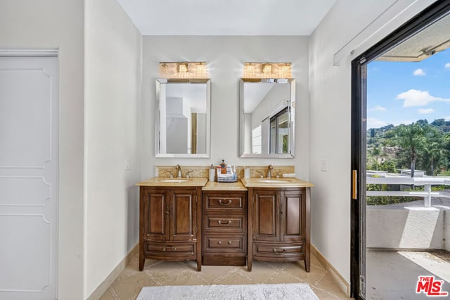 15656 Crownridge Place, Sherman Oaks, CA 91403 — photo 62 of 71