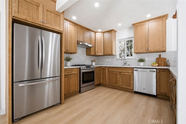 11215 Lull, Los Angeles, CA 91352 — photo 11 of 43