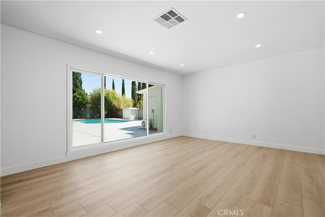 11215 Lull, Los Angeles, CA 91352 — photo 8 of 43
