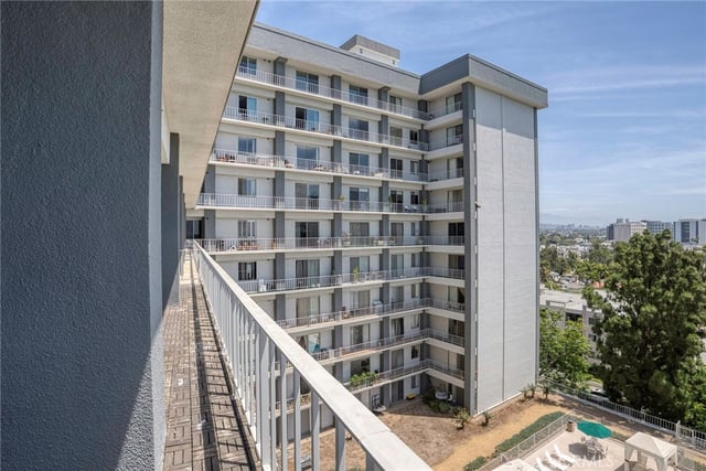 100 S Doheny 707, Los Angeles, CA 90048 — photo 45 of 54