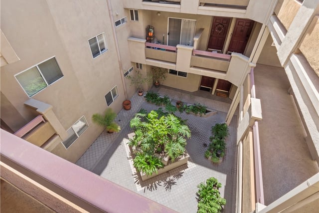 4301 Fulton Avenue 303, Sherman Oaks, CA 91423 — photo 31 of 56