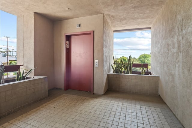 4301 Fulton Avenue 303, Sherman Oaks, CA 91423 — photo 32 of 56