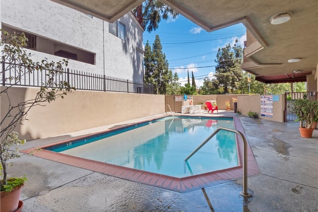 4301 Fulton Avenue 303, Sherman Oaks, CA 91423 — photo 37 of 56
