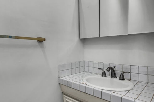 922 S Bundy Drive, Los Angeles, CA 90049 — photo 18 of 35