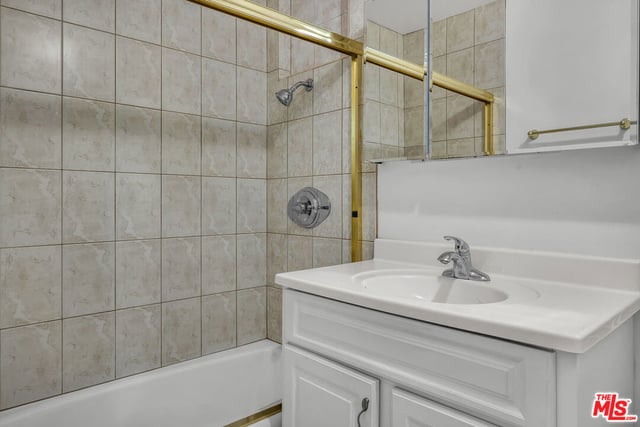 922 S Bundy Drive, Los Angeles, CA 90049 — photo 22 of 35