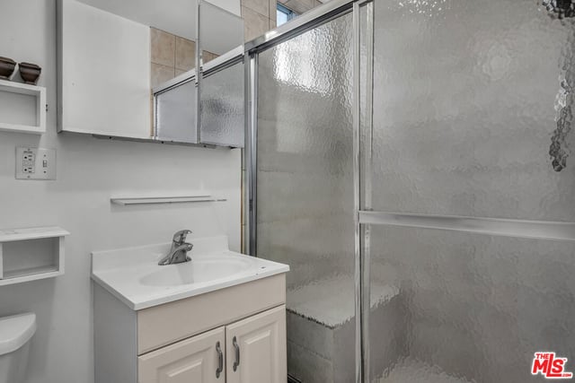922 S Bundy Drive, Los Angeles, CA 90049 — photo 23 of 35