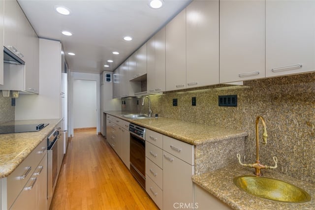 441 N Oakhurst 604, Beverly Hills, CA 90210 — photo 8 of 26