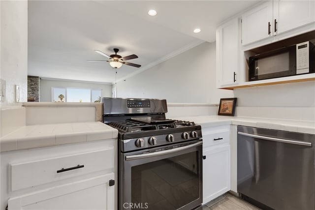726 Elm Avenue 403, Long Beach, CA 90813 — photo 10 of 35
