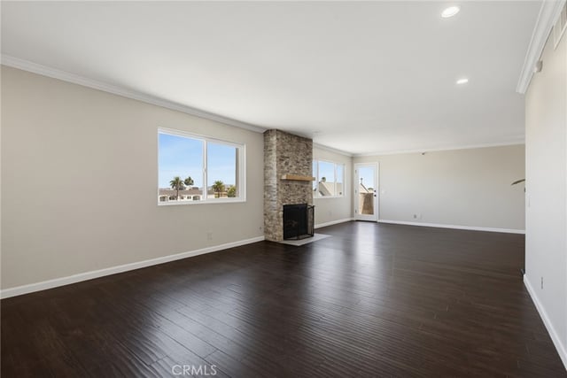 726 Elm Avenue 403, Long Beach, CA 90813 — photo 6 of 35
