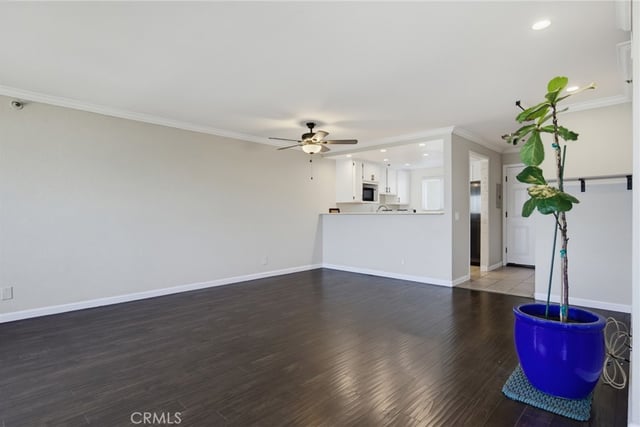 726 Elm Avenue 403, Long Beach, CA 90813 — photo 7 of 35