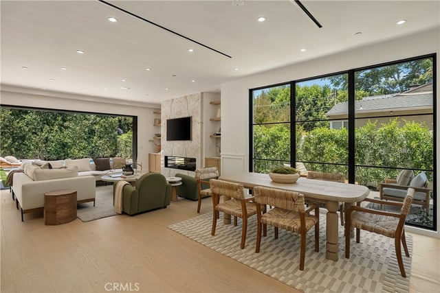 4517 Longridge Avenue, Sherman Oaks, CA 91423 — photo 12 of 48