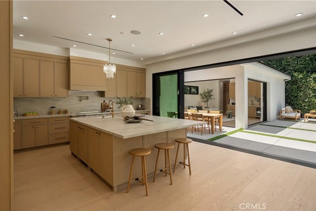 4517 Longridge Avenue, Sherman Oaks, CA 91423 — photo 19 of 48