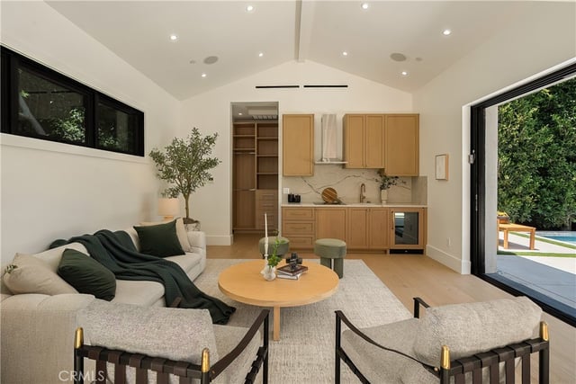 4517 Longridge Avenue, Sherman Oaks, CA 91423 — photo 37 of 48
