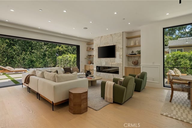 4517 Longridge Avenue, Sherman Oaks, CA 91423 — photo 7 of 48