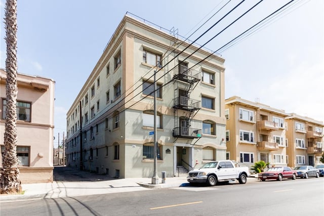 323 W 4th. Unit 101 101, Long Beach, CA 90802 — photo 3 of 12