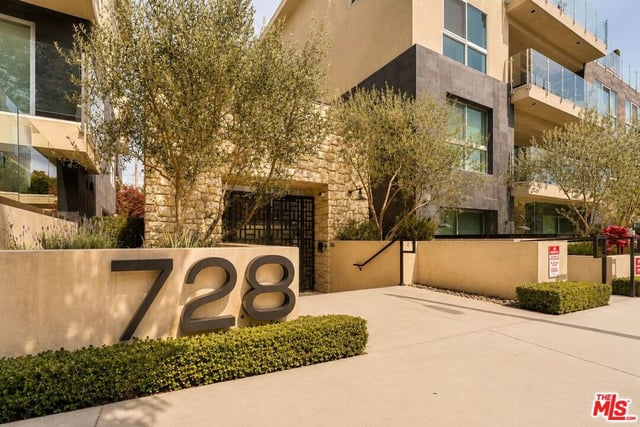 728 N Sweetzer Avenue 112, West Hollywood, CA 90069 — photo 20 of 49