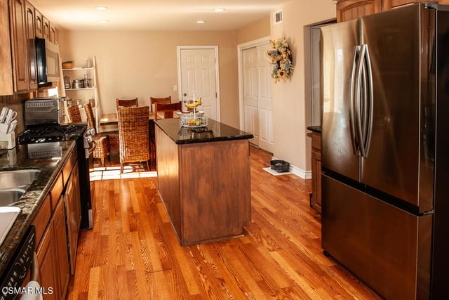 2884 Gardner Street, Simi Valley, CA 93065 — photo 9 of 31