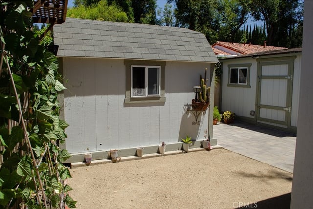 21209 Dumetz Road, Woodland Hills, CA 91364 — photo 44 of 64