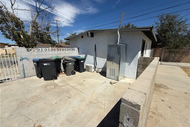 1047 W Avenue H6, Lancaster, CA 93534 — photo 17 of 24