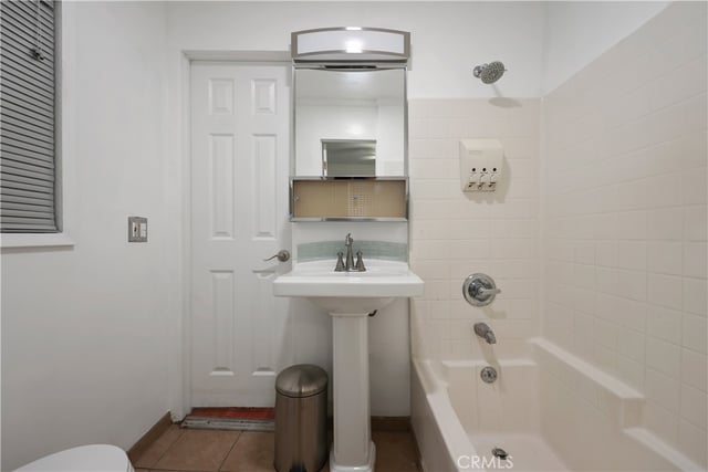 2989 W 12th Street, Los Angeles, CA 90006 — photo 13 of 15
