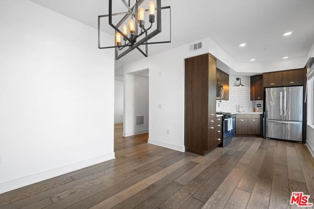 2974 Ripple Place 202, Los Angeles, CA 90039 — photo 11 of 32