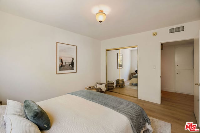 6251 Coldwater Canyon Avenue 205, Los Angeles, CA 91606 — photo 11 of 33