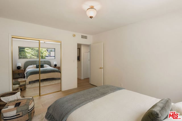 6251 Coldwater Canyon Avenue 205, Los Angeles, CA 91606 — photo 13 of 33