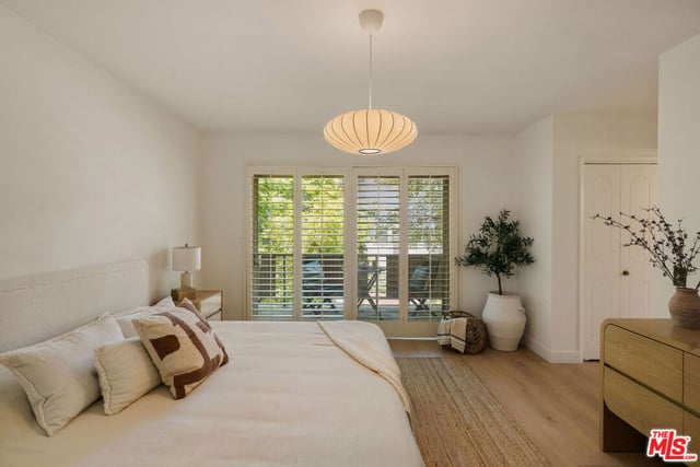 6251 Coldwater Canyon Avenue 205, Los Angeles, CA 91606 — photo 19 of 33