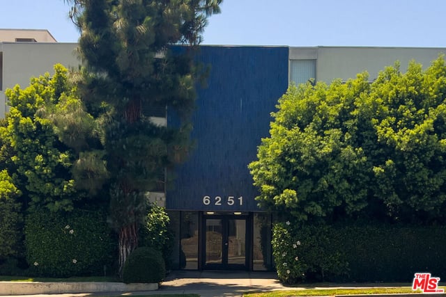 6251 Coldwater Canyon Avenue 205, Los Angeles, CA 91606 — photo 26 of 33