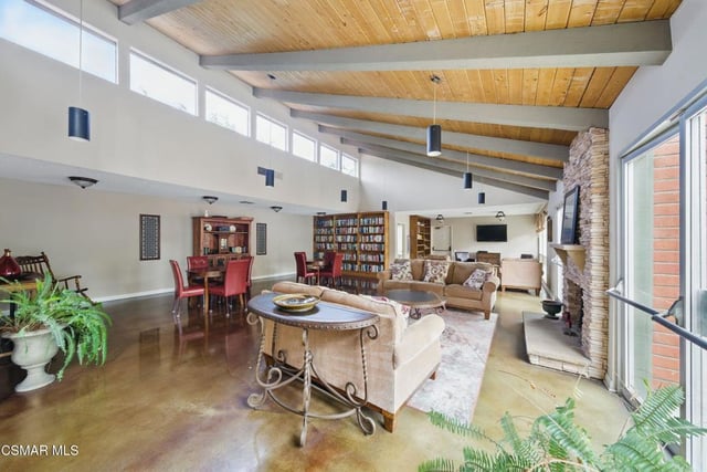 255 Sequoia Court 14, Thousand Oaks, CA 91360 — photo 30 of 40