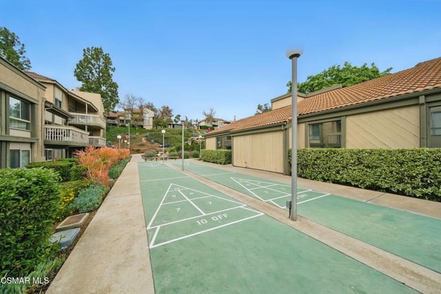 255 Sequoia Court 14, Thousand Oaks, CA 91360 — photo 38 of 40