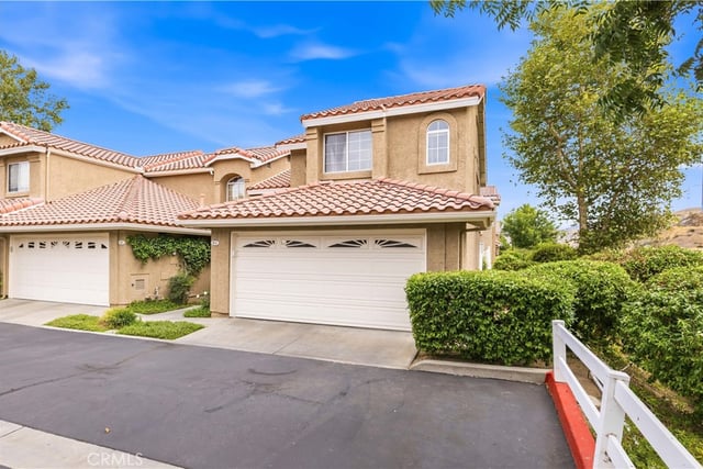 28148 Bobwhite Circle 64, Saugus, CA 91350 — photo 2 of 34