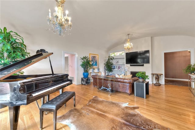 1641 N Crescent Heights, Los Angeles, CA 90069 — photo 16 of 70