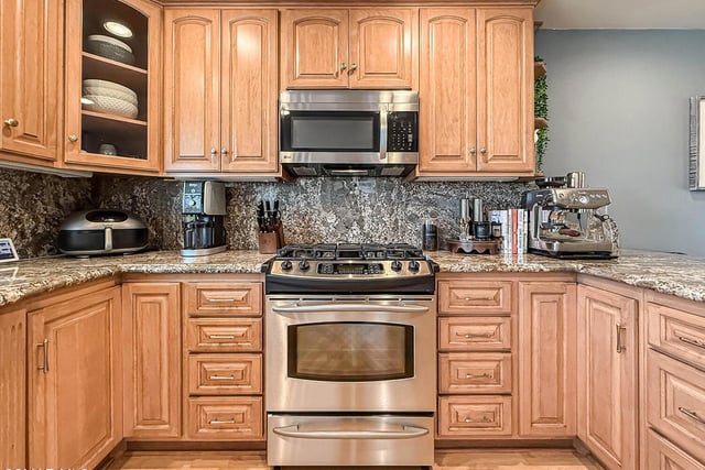 3360 Dalhart Avenue, Simi Valley, CA 93063 — photo 15 of 53