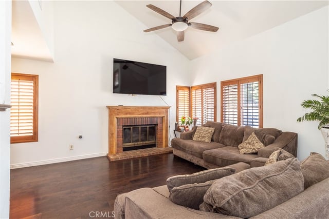 37422 cambridge Lane, Palmdale, CA 93550 — photo 3 of 31